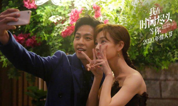 新中国第一次“春晚”受观众热捧,中国电影资料馆放映纪录电影《春节大联欢》